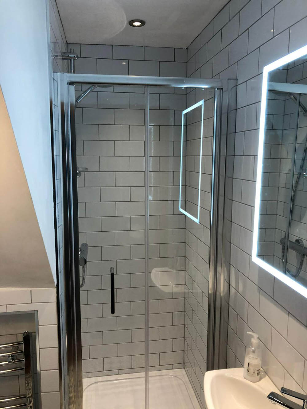 Shower installation