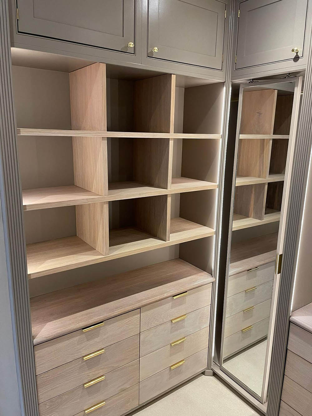 Walk in wardrobe storage